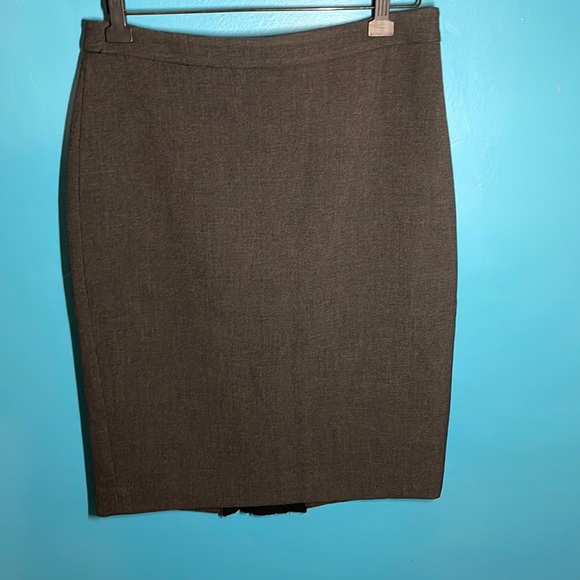 3 for $15 Dark academia Ann Taylor skirt with lace insert 6 - Picture 4 of 7